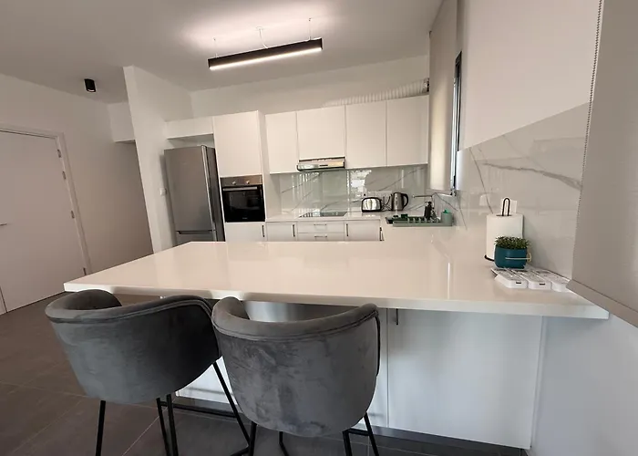 Glabur - Elite 2bdr アパート